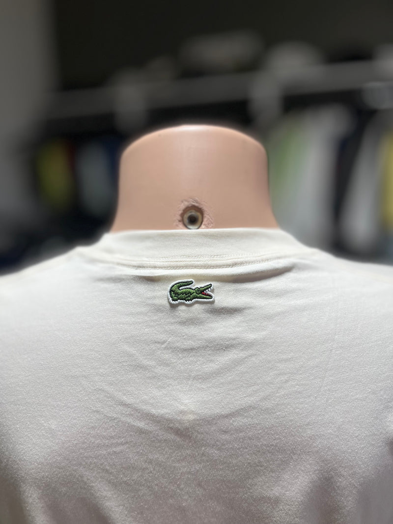 CAMISETA LACOSTE ESTAMPADA TENNIS HERITAGE