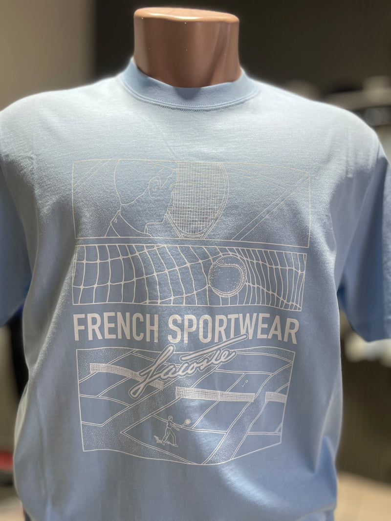 CAMISETA LACOSTE EM ALGODÃO COM ESTAMPA QUADRA DE TENNIS