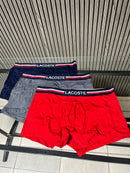 PACK COM TRÊS CUECAS LACOSTE TRUNK EM ALGODÃO COM ELASTANO E LOGO NO CÓS
